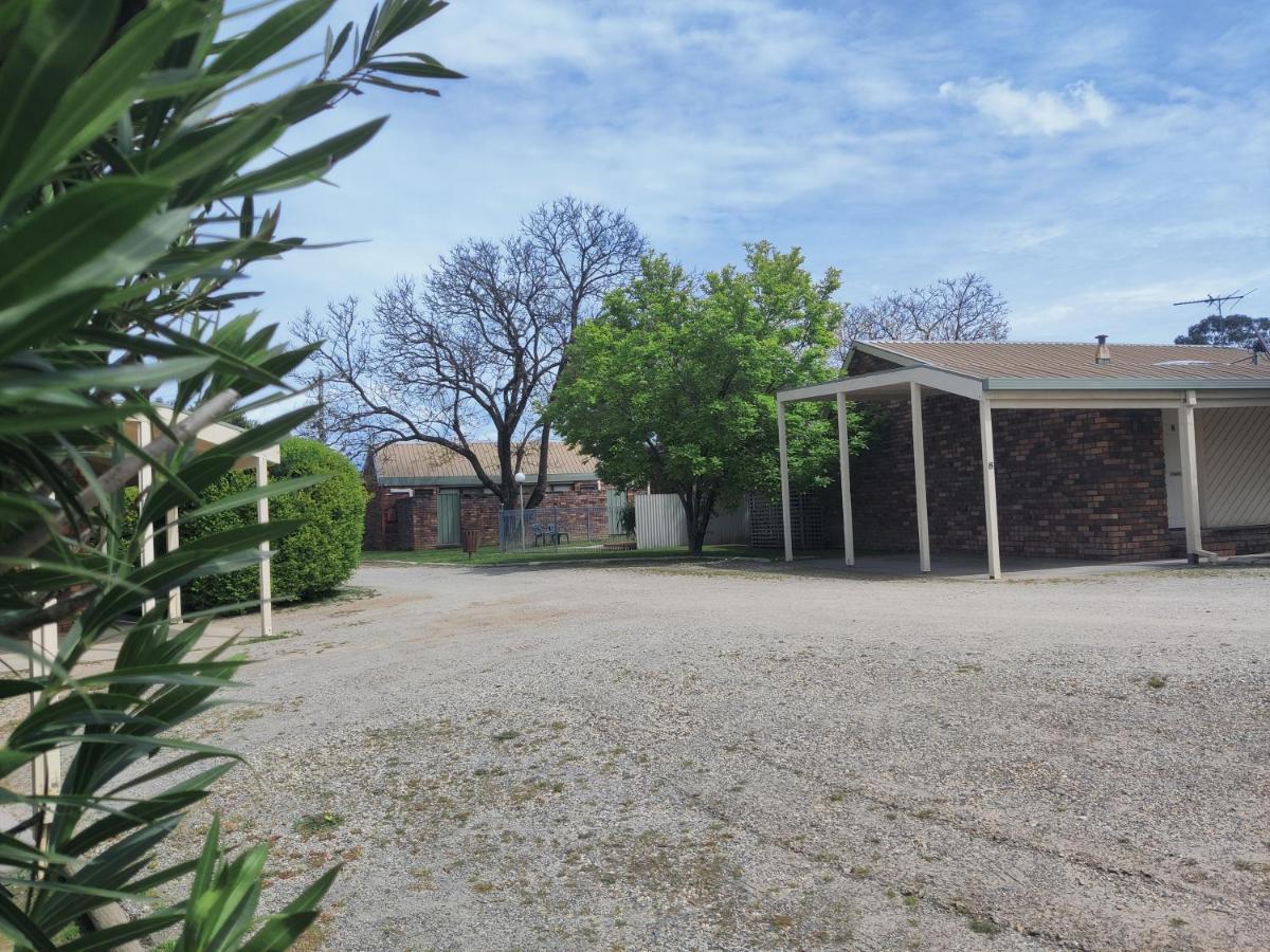 Belvoir Village Motel & Apartments Wodonga Eksteriør billede